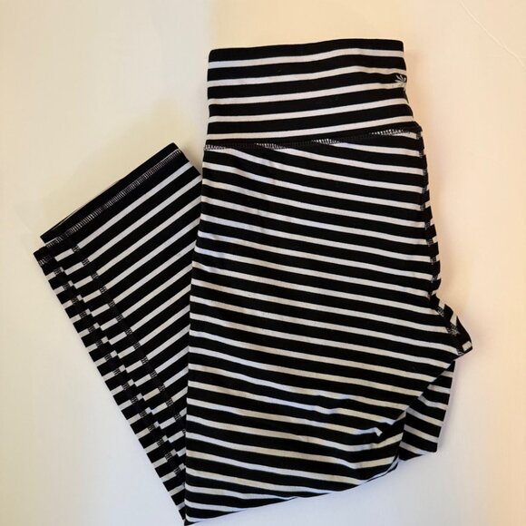 Set of 2 - Athleta Crop Leggings - Picture 2 of 7